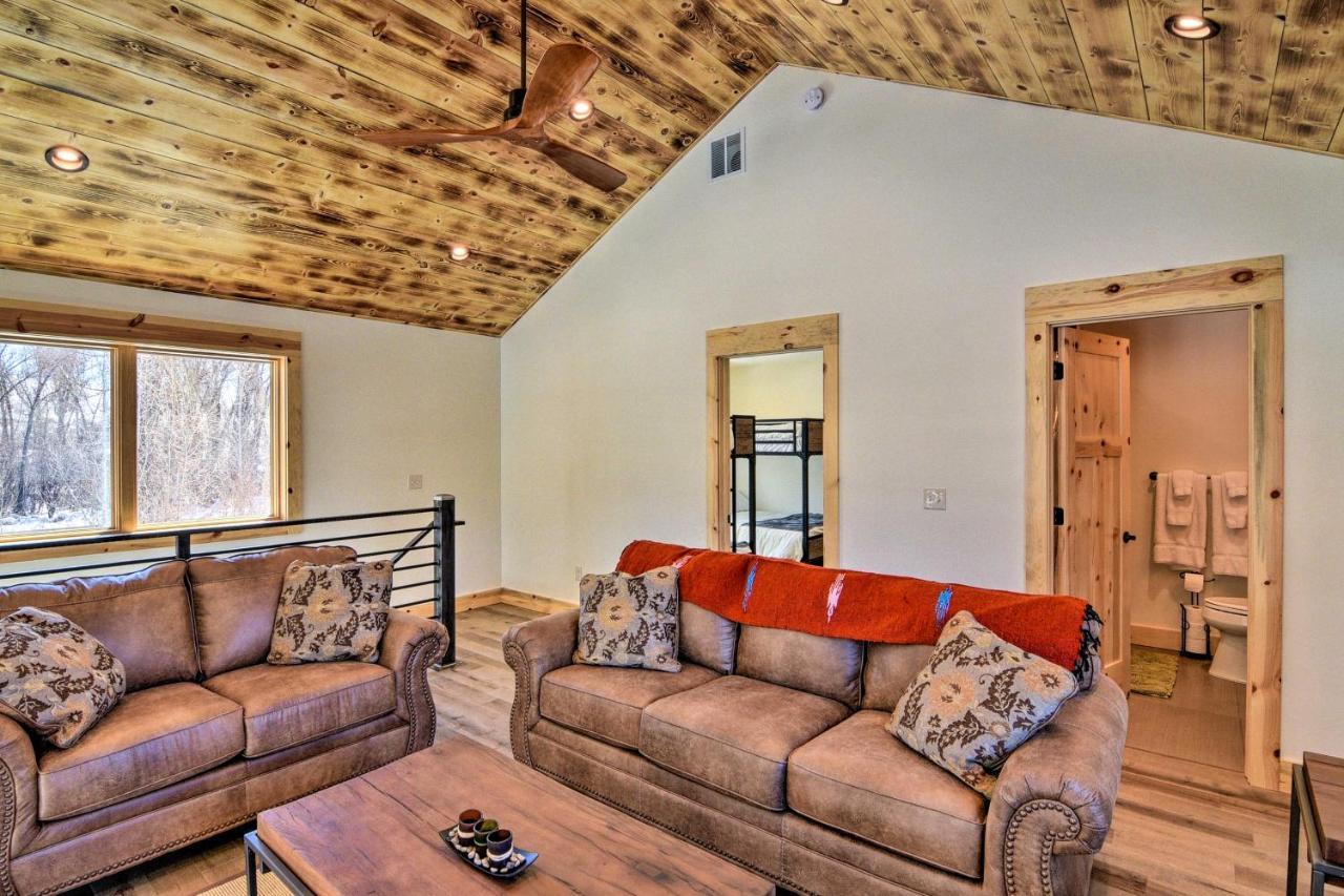 Riverfront Home With Bbq 2 Mi To Downtown Gunnison! Екстериор снимка