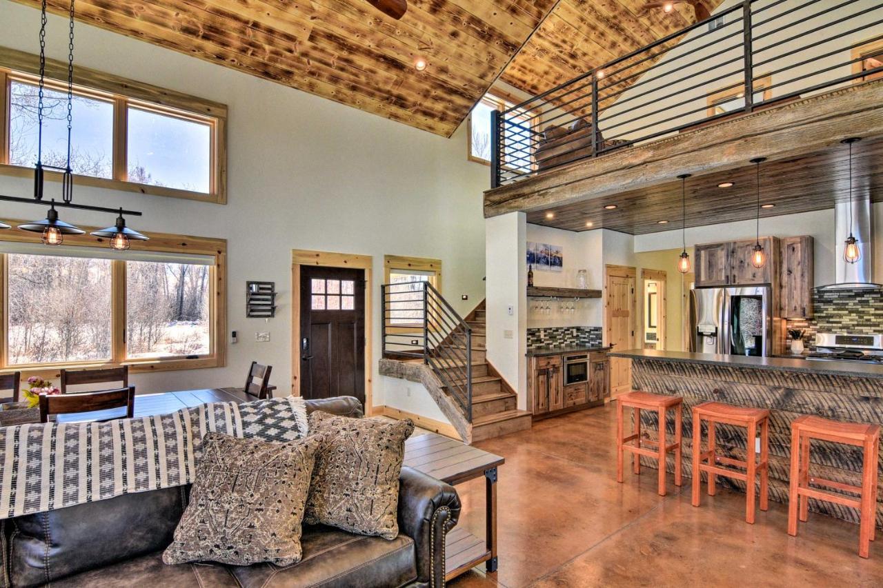 Riverfront Home With Bbq 2 Mi To Downtown Gunnison! Екстериор снимка