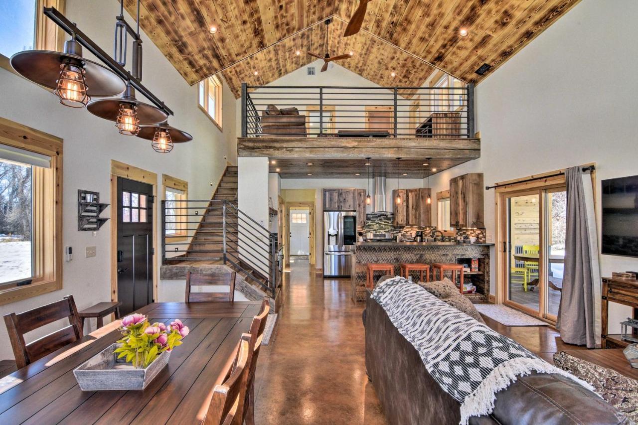 Riverfront Home With Bbq 2 Mi To Downtown Gunnison! Екстериор снимка